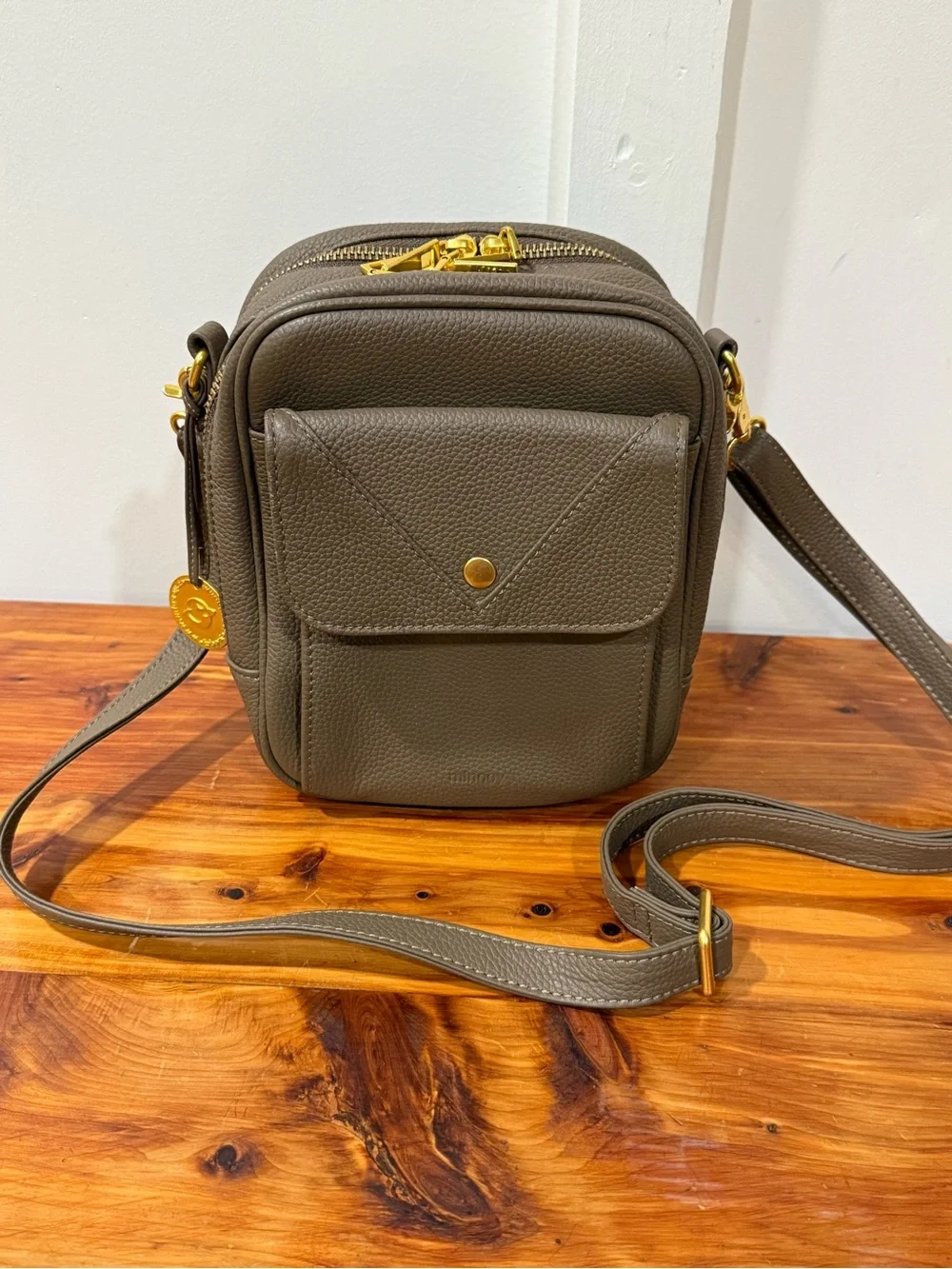 Minooy Thea Crossbody Bag in Etoupe